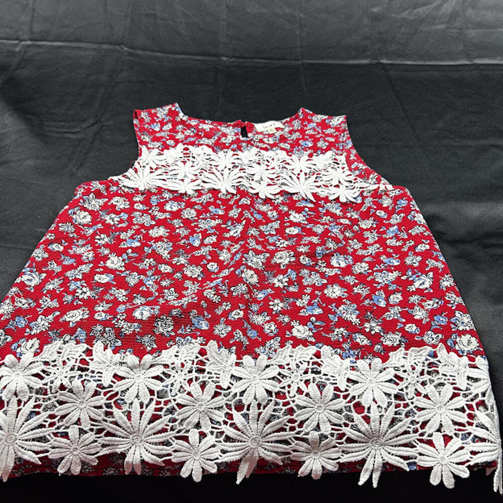 Love J Red & White‎ Floral Lace Tank Top – Size M